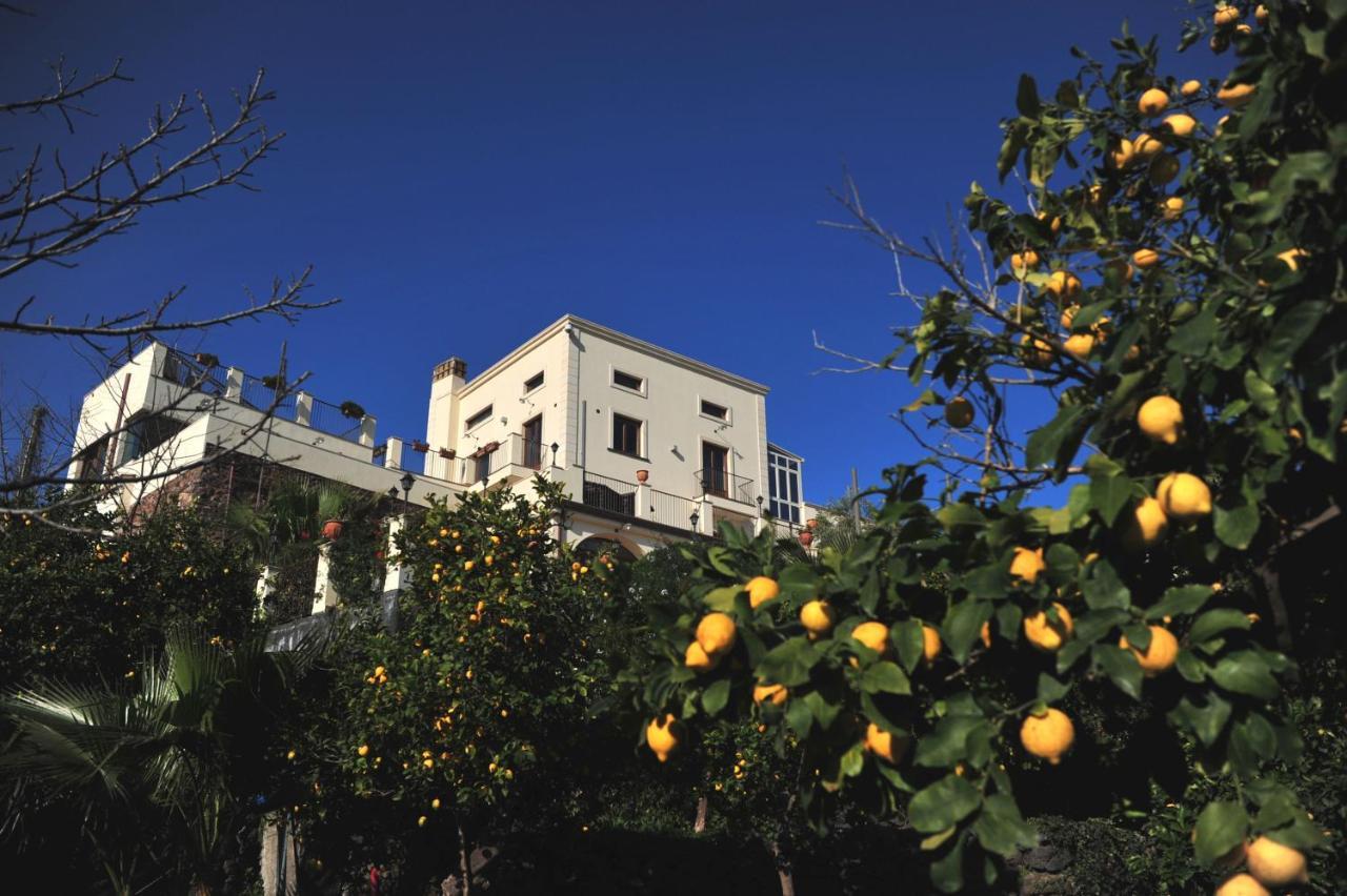 Gasthaus Tenuta Santa Tecla Acireale Exterior foto